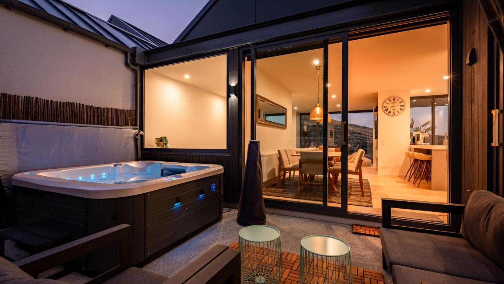 The Tiers- Hot Tub- Ac- Bbq- Free Parking Villa Queenstown Exterior photo